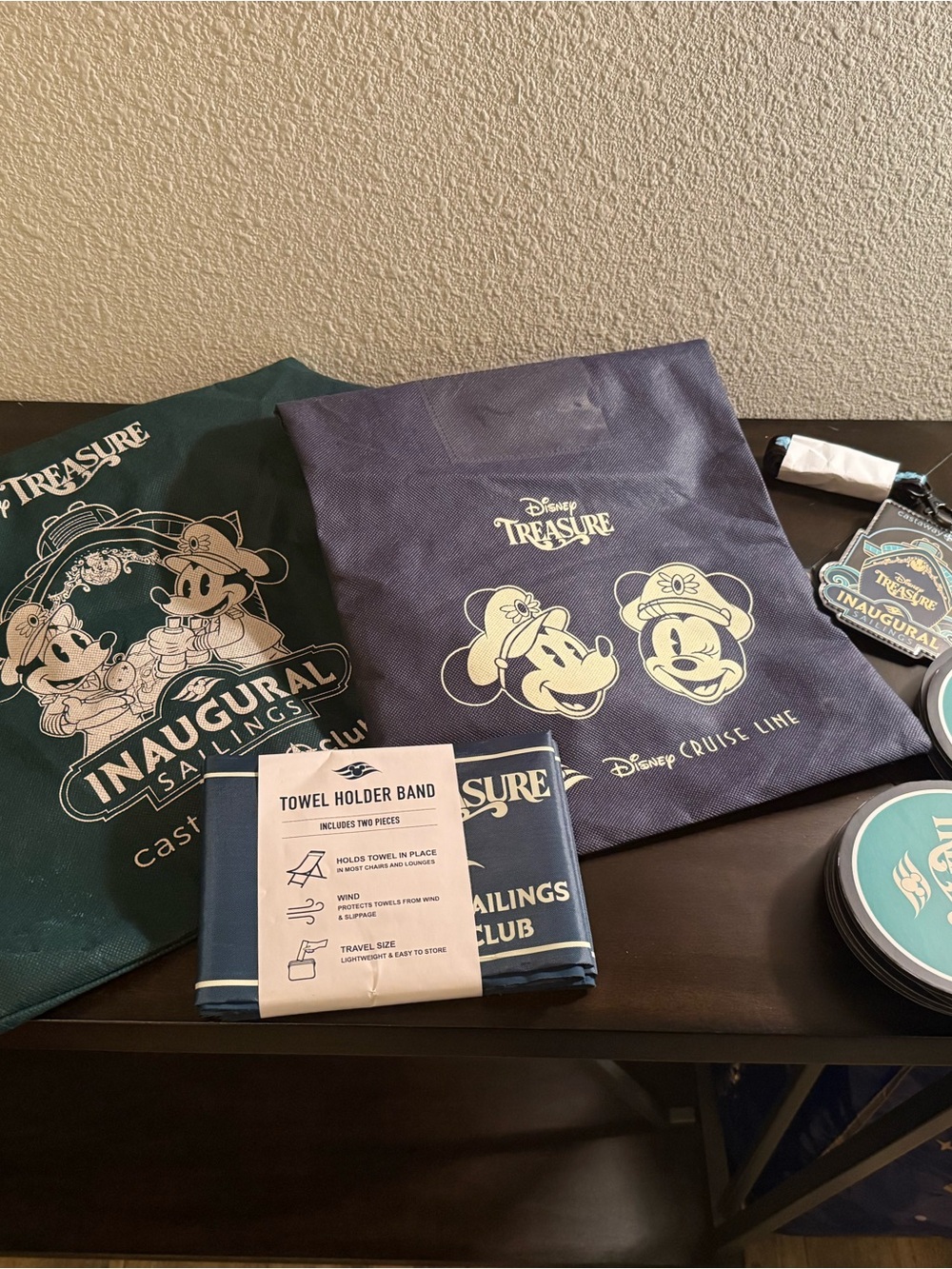 Disney cruiseline Treasure accessory pack